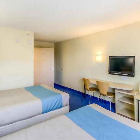 Motel 6-Estevan, Sk Exterior photo