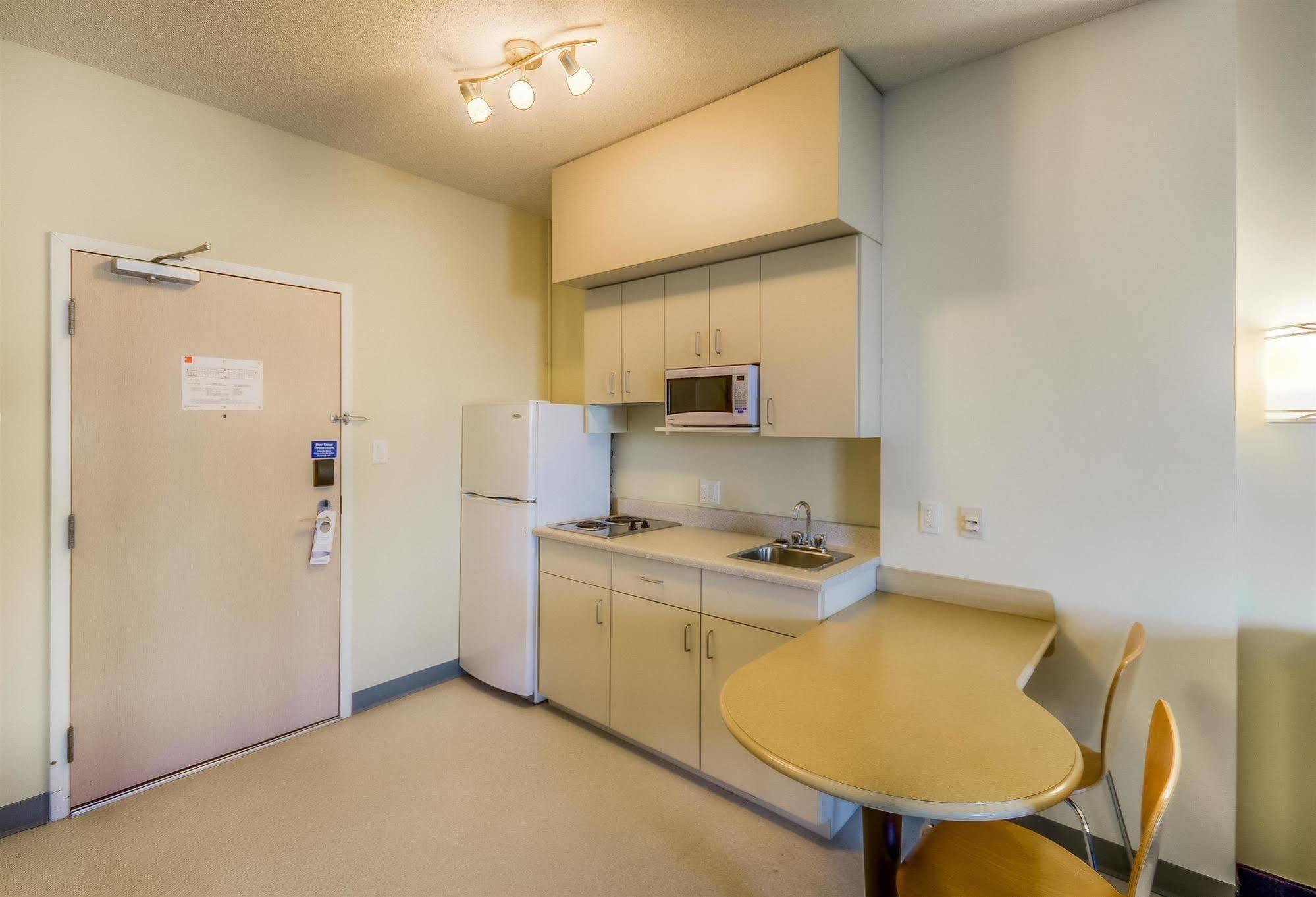 Motel 6-Estevan, Sk Exterior photo