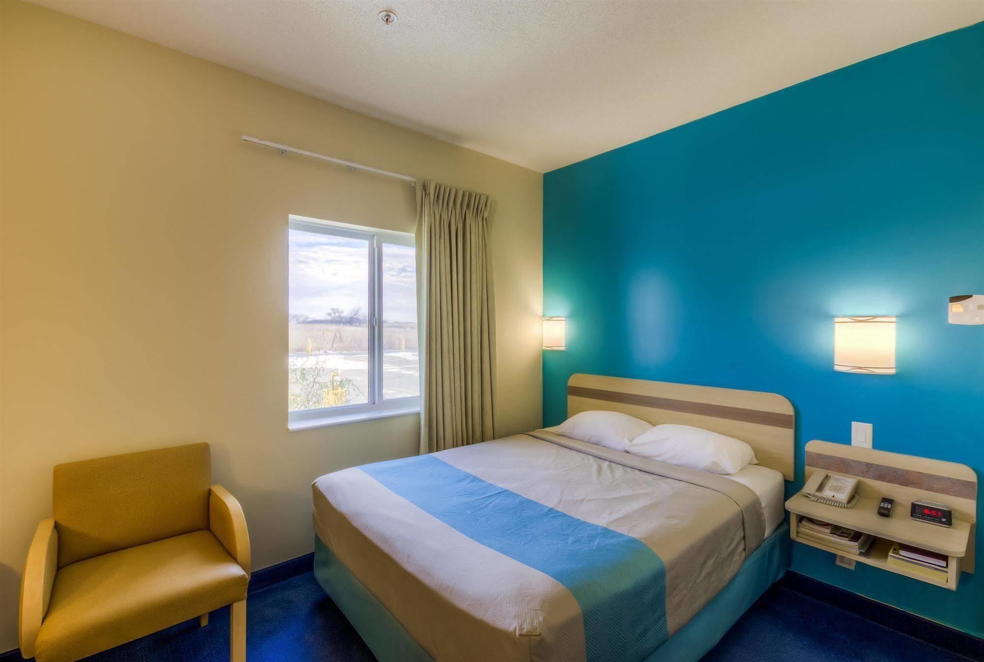 Motel 6-Estevan, Sk Exterior photo