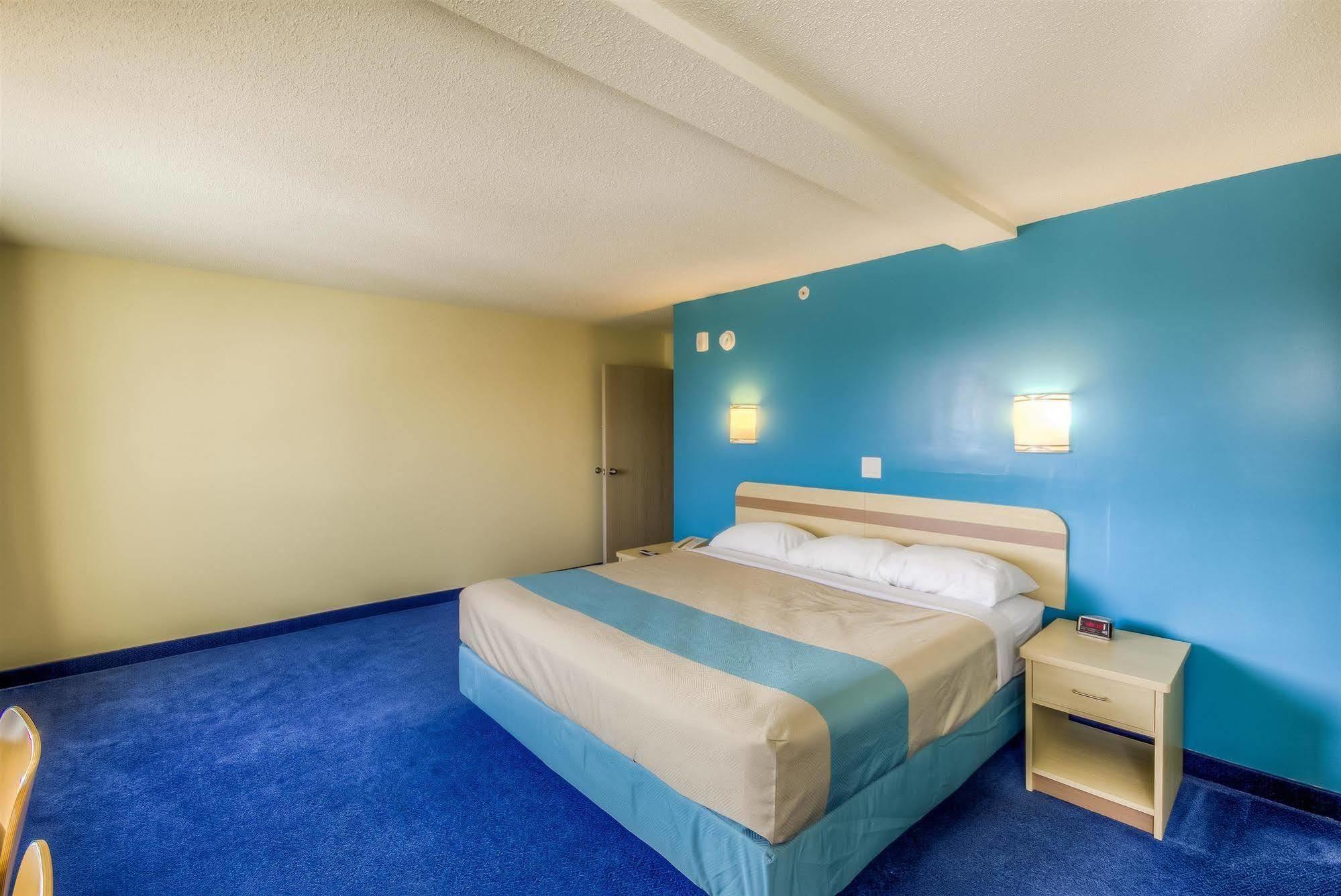 Motel 6-Estevan, Sk Exterior photo