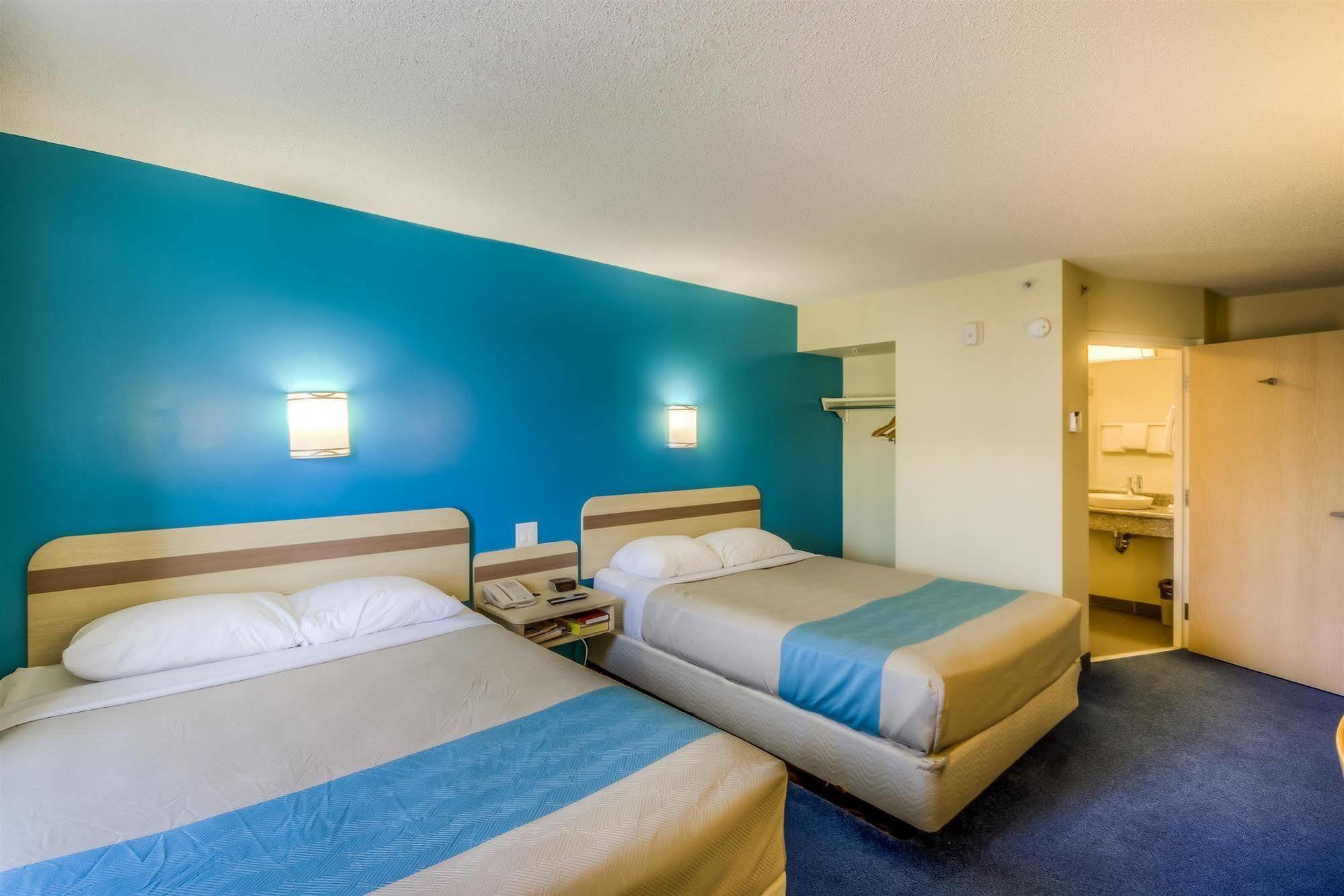 Motel 6-Estevan, Sk Exterior photo