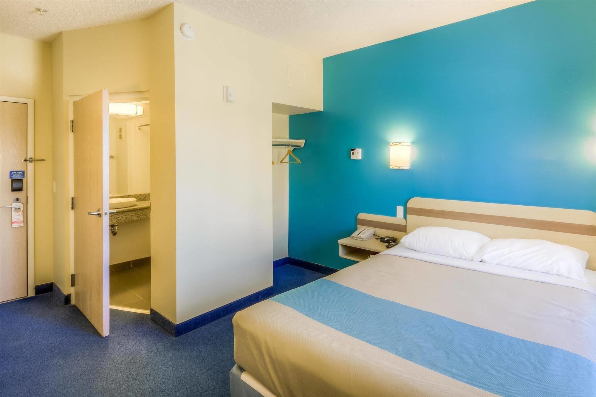 Motel 6-Estevan, Sk Exterior photo