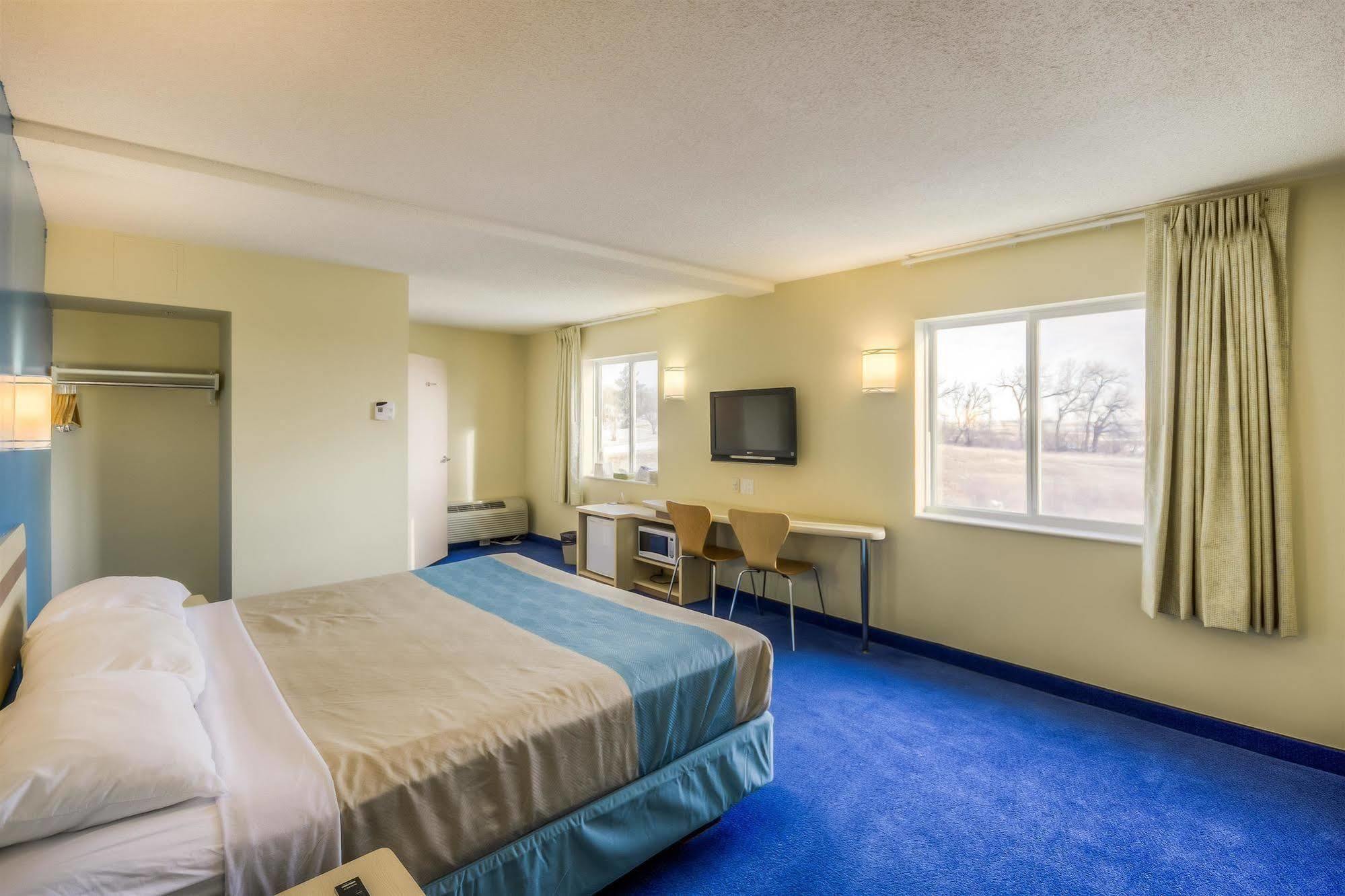 Motel 6-Estevan, Sk Exterior photo
